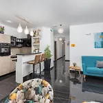 Cozy In With Wifi Apartament Pula