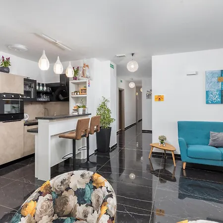 Beautiful In With Wifi Apartament Pula